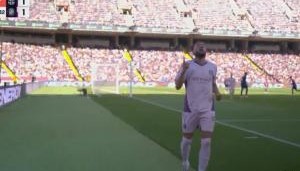 主场被扳平！巴萨后场出球失误，布林德助攻丹朱马单刀破门